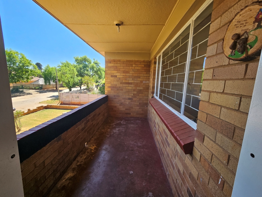 To Let 1 Bedroom Property for Rent in Adamayview North West